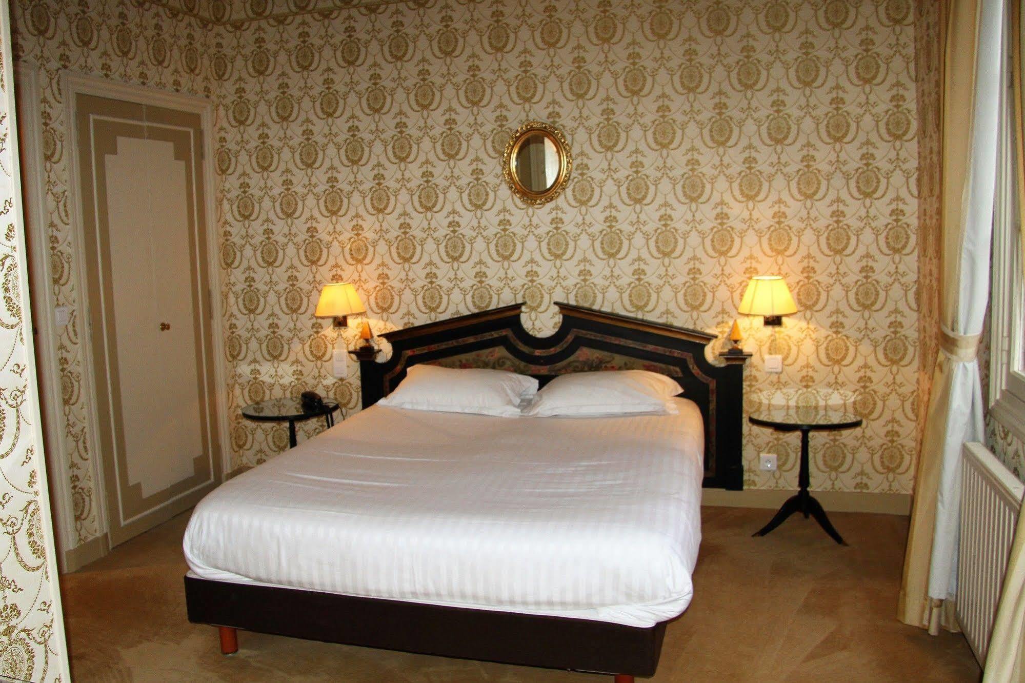 Hotel Le Regent Villers-Cotterets  Exterior photo